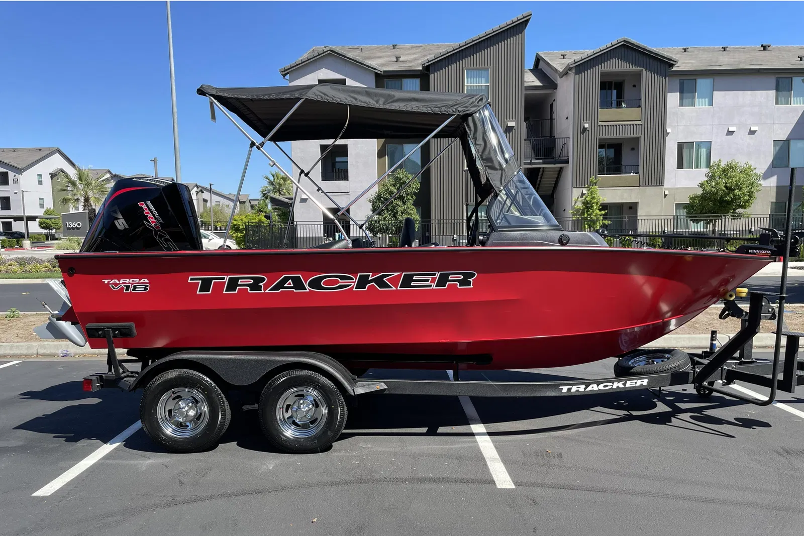 Tracker Targa V-18 WT, фотография 1