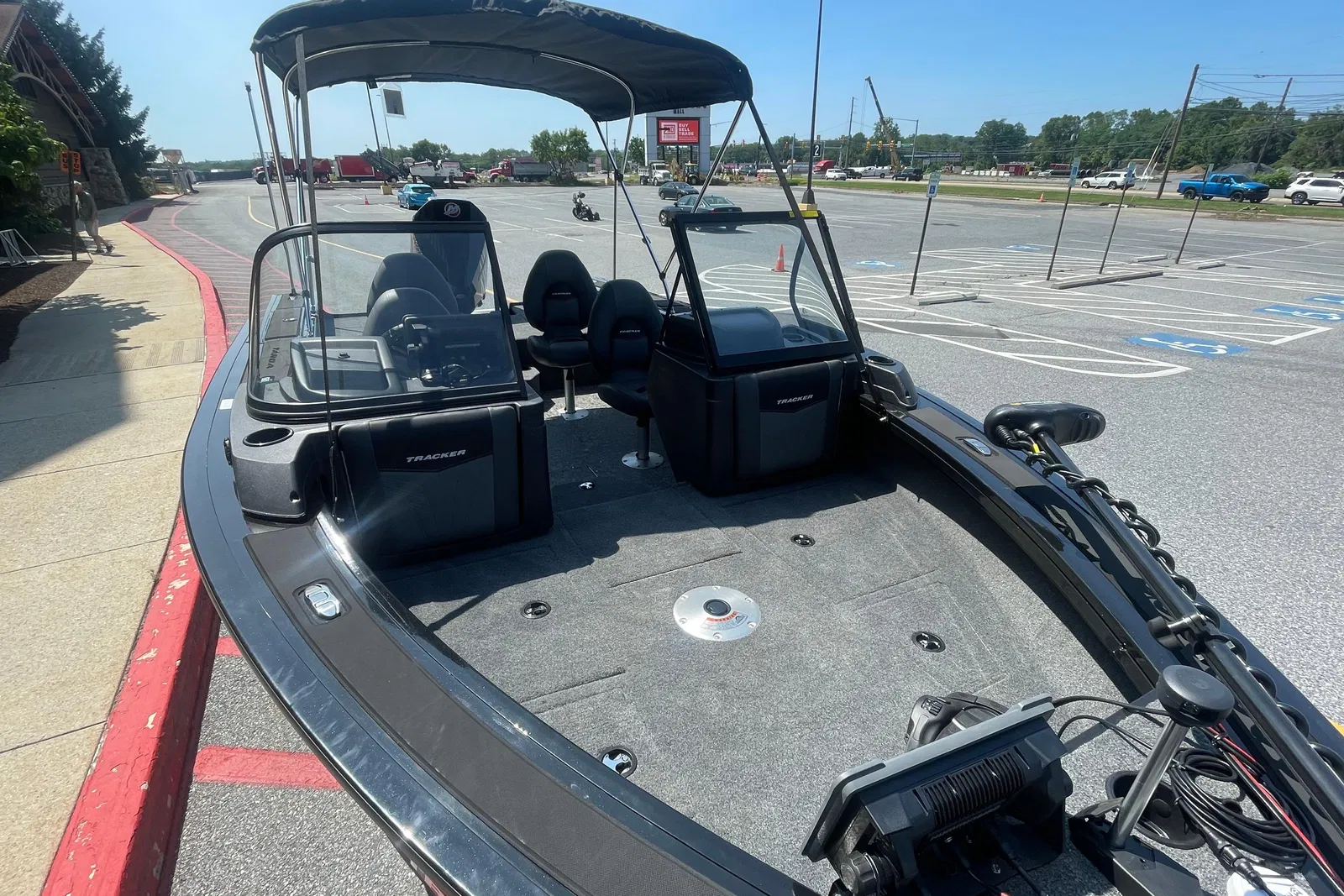 Tracker Targa V-19 WT, фотография 3