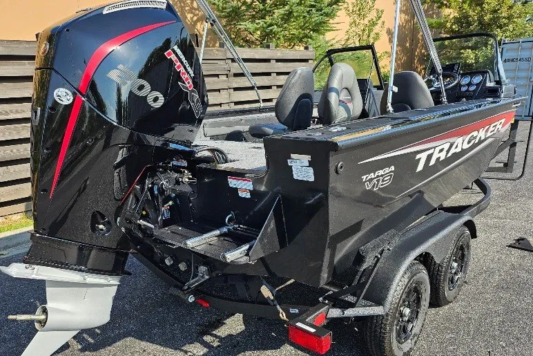 Tracker Targa V-19 WT, фотография 5