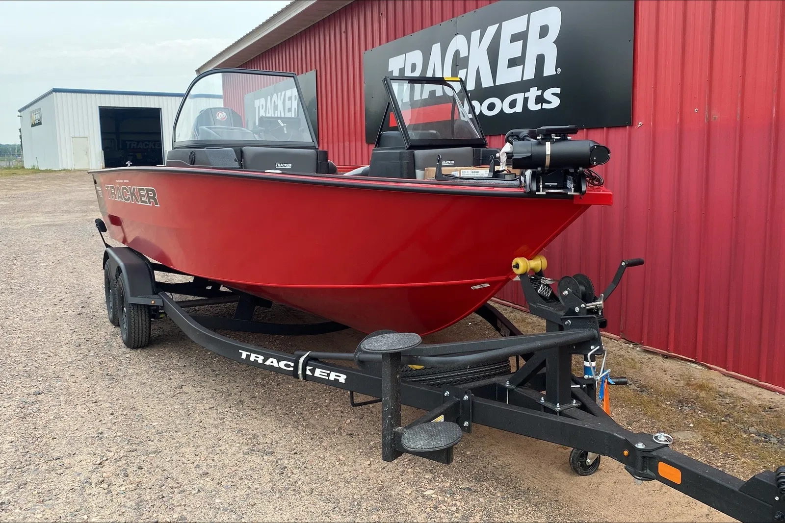 Tracker Targa V-18 WT, фотография 1
