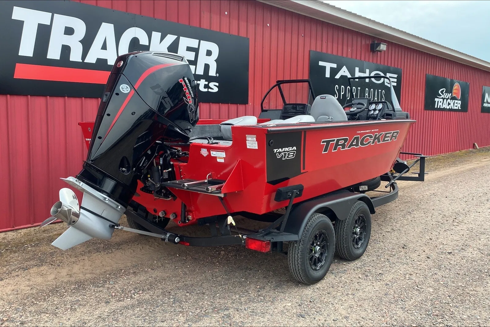 Tracker Targa V-18 WT, фотография 7
