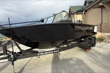 Tracker Targa V-18 Combo, фотография 1