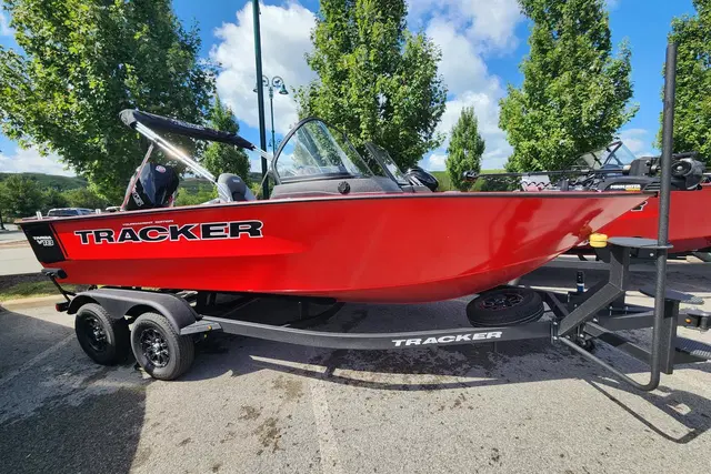 2027 Tracker Targa V-18 Combo