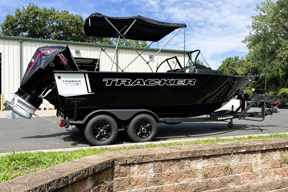 Tracker Targa V-18 WT, фотография 2