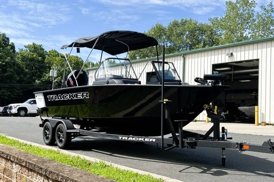 Tracker Targa V-18 WT, фотография 3