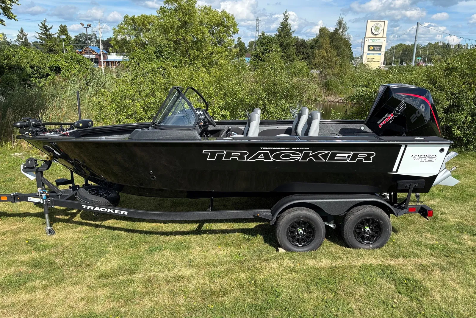Tracker Targa V-19 Combo, фотография 1