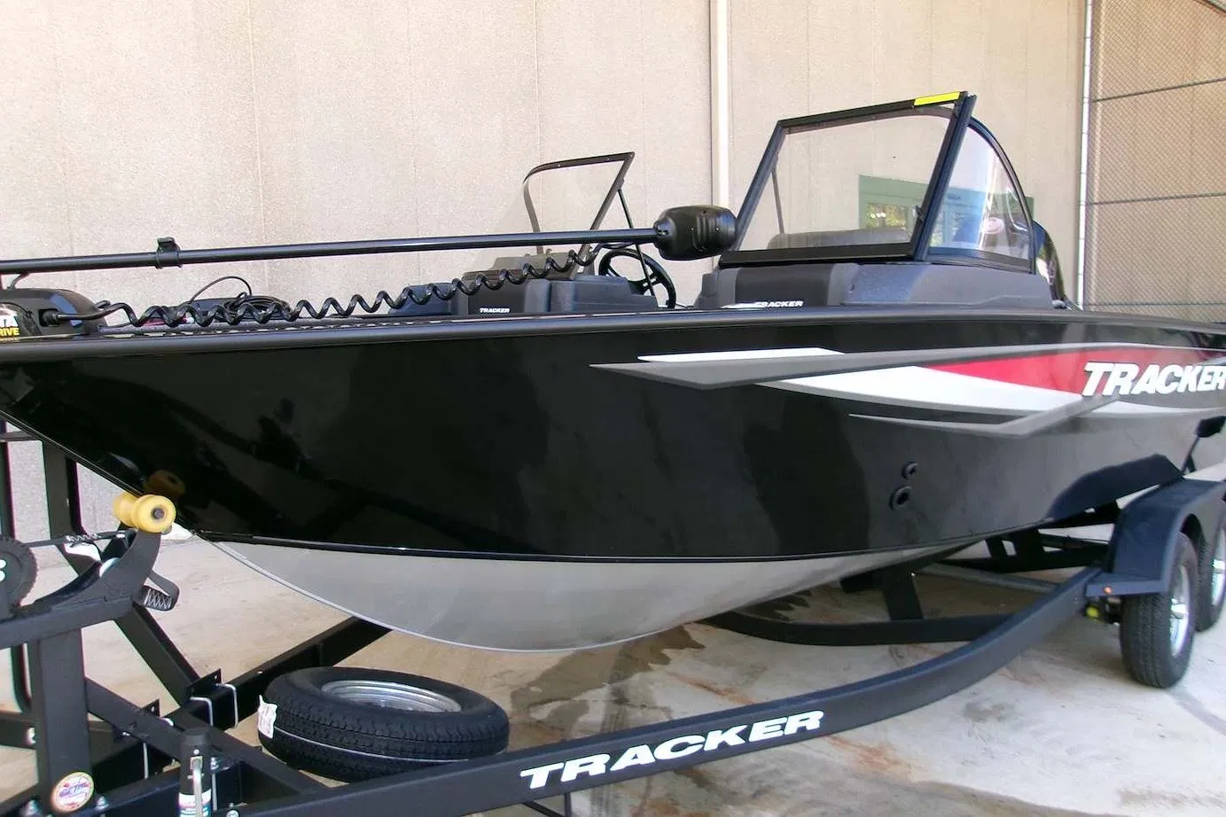Tracker Targa V-18 WT, фотография 9
